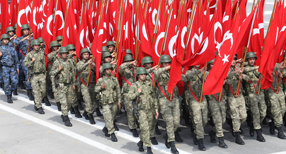 troupes turques paradant